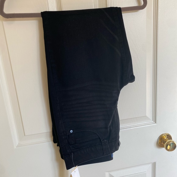 Democracy ‘Ab’solution Petite Straight Leg Jeans in Black - Picture 8 of 14